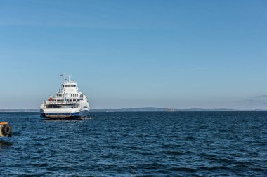 Horten, Norveç - 17 Nisan 2022 Basto feribotu yakında tekrar Moss 'a hareket etmek üzere Horten' e varacak..