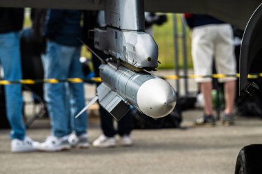 Sola, Norveç - 16 Haziran 2024: SAAB JAS-39C Gripen üzerinde AIM-120 AMRAAM.