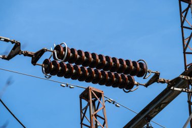 Elektrik güç iletim hattı yakın plan