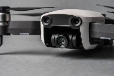 İHA kamera ve sensörleri kapatın.