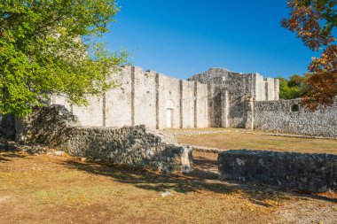 Hırvatistan 'ın Krk adasında, Omisalj yakınlarındaki Fulfinum Mirine antik bazilikası