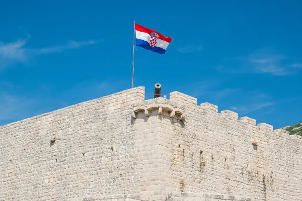 Hırvatistan 'ın Ston kentinde eski kale duvarları