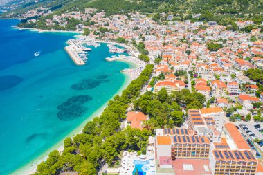 Baska Voda, Makarska Riviera, Dalmaçya, Hırvatistan 'ın hava manzarası