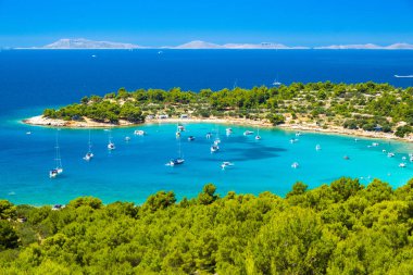 Adriyatik sahili, Kosirina sahili Murter Adası, Dalmaçya, Hırvatistan
