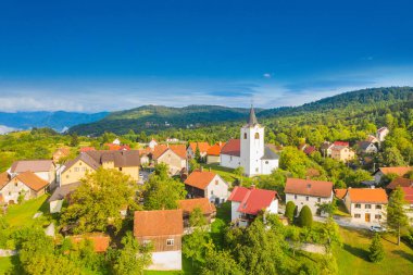 Hırvatistan 'ın Gorski kotar kentindeki Brod Moravice kasabası İHA' dan hava manzaralı