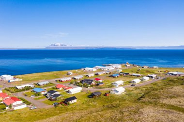 İzlanda 'nın Bakkafjrur kasabasının panoramik manzarası