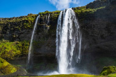 İnanılmaz doğa manzarası, İzlanda 'nın güneydoğusunda Seljalandsfoss şelalesi