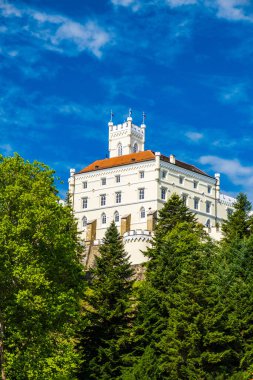 Hırvatistan 'ın Zagorje kentindeki görkemli Trakoscan şatosu