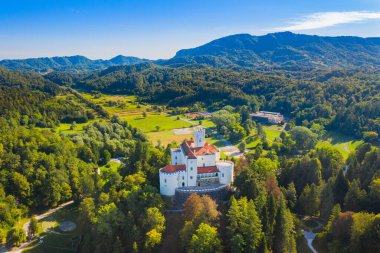 Hırvatistan 'ın Zagorje kentindeki görkemli Trakoscan şatosu