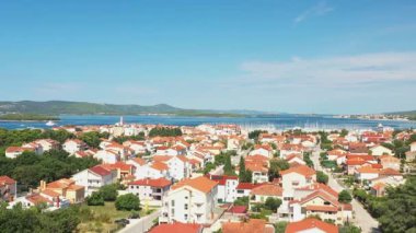 Hırvatistan 'ın Dalmaçya bölgesindeki popüler turizm beldesi Biograd na Moru' nun insansız hava görüntüsü