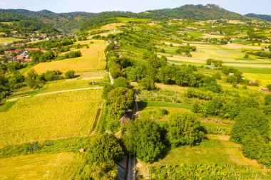 Hırvatistan 'ın Kalnik kentindeki Obreske Kleti köyü, inanılmaz kırsal alan 