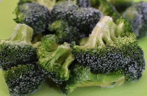 Frozen Fresh Green Broccoli Green Board —  Fotos de Stock