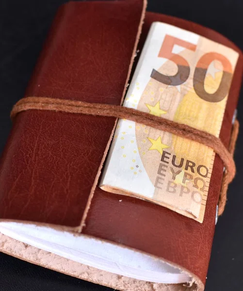 Euró Bőr Kötött Notebook Fából Készült Háttér — Stock Fotó