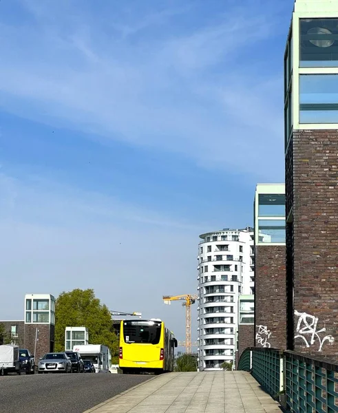 Berlin Tyskland 2023 Bussen Rider Över Bron Över Havel Floden — Stockfoto