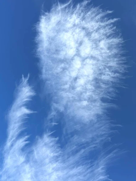 Cielo Blu Con Belle Nuvole Bianche — Foto Stock