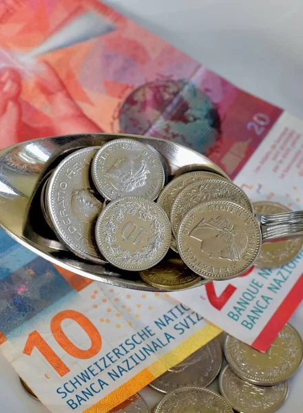 Zwitsers Geld Frank Metalen Munten Een Lepel — Stockfoto