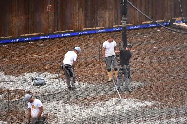 Berlin Germany 2023 Builders Pour Concrete Construction Site — Stock Photo, Image