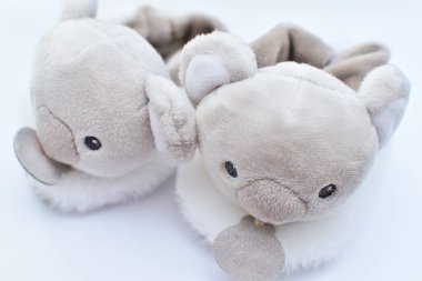 küçük çocuklar için yumuşak ev ayakkabıları