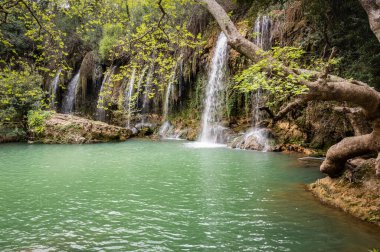 Türkiye 'nin ünlü turizm kenti Antalya yakınlarındaki güzel Kursunlu Şelalesi