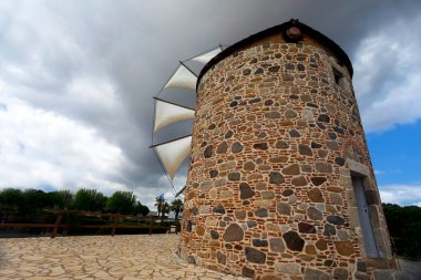 Antimachia 'nın geleneksel yel değirmeni. Yunanistan ada kos.