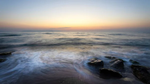 日没の長い露出技術で撮影した海底 — ストック写真