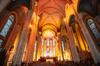 Aziz Anthony Kilisesi, İstanbul 'daki en büyük Katolik kilisesi.