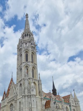 Szent Matays Kilisesi (Matays templom) Budapeşte 'deki Balıkçı Kalesi' nde. Macaristan 'ın ana kiliselerinden biri..