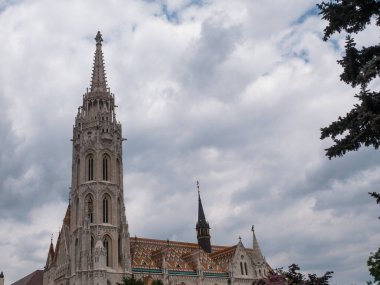 Szent Matays Kilisesi (Matays templom) Budapeşte 'deki Balıkçı Kalesi' nde. Macaristan 'ın ana kiliselerinden biri..