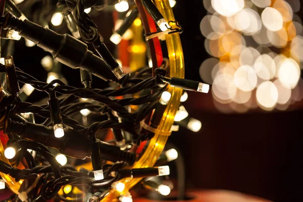 Příležitostně Zářící Vánoční Novoroční Dekorace Visí Náměstí Střílel Blízkosti — Stock fotografie