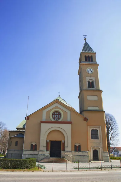 克罗地亚达德瓦茨 2023年3月27日 达德瓦茨圣乔治教区教堂 烈士圣乔治教区教堂 — 图库照片