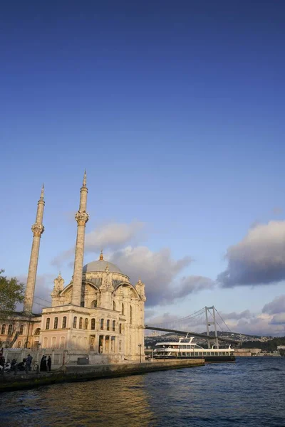 Historical Ortakoy Mecidiye Mosque Bosphorus View — Stock Photo, Image