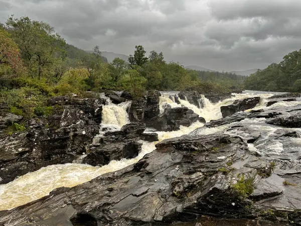 Glen Orchy Şelalesi, İskoçya
