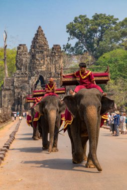 Angkor, Siem Reap, Kamboçya, köprüdeki filler antik Angkor şehrine açılan kapılardan birine açılıyor.