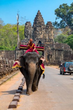 Angkor, Siem Reap, Kamboçya, köprüdeki filler antik Angkor şehrine açılan kapılardan birine açılıyor.