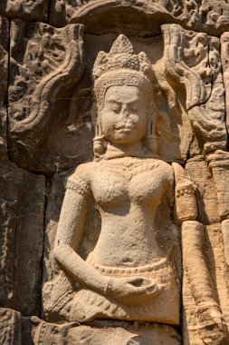 Angkor, Siem Reap, Kamboçya, Banteay Kdei 'deki antik taş oymacılığı. Angkor kompleksinin içindeki tapınaklardan biri.