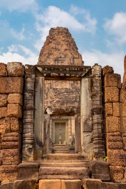 Doğu Mebon Tapınağı, Angkor, Siem Reap, Kamboçya, Angkor kompleksindeki tapınaklardan biri.