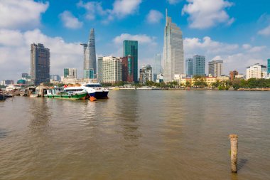 Vietnam 'ın Saigon Nehri' ndeki Dinamik Şehir Mimarisi 