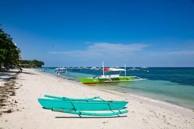 Alona Sahili Panglao Adası Bohol Filipinleri 21 Nisan 2018 Alona Sahili 'nde geleneksel sürat tekneleri