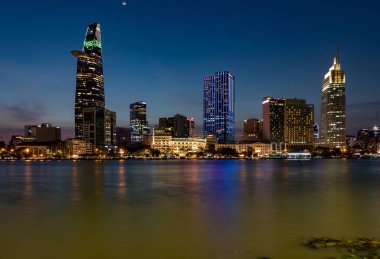 Ho Chi Minh Şehir Gece Şebekesi, Vietnam Skyline Seyahat, Saigon Nehri Mimarisi