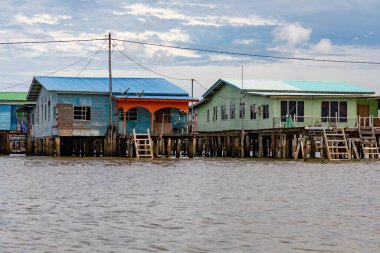 Brunei Darussalam, Bandar Seri Begawan, Ayer, su köyü. 