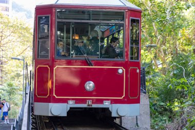 Red Peak Füniküler Vagonunun Yakın Çekimi Dik Bir Incline Yükseliyor