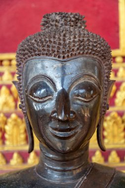 Vientiane 'deki Hor Phra Keo Tapınağı' ndaki antik Buda heykeli (Haw Phra Kaew olarak da bilinir), Laos. 