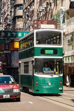 Hong Kong Çin Asya Jan 14, 2018 Hong Kong adasının Causeway Körfezi bölgesinde eski tramvaylar