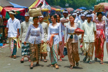 Endonezya 'daki Bali Tapınağı' na İbadet Yürüyüşü 