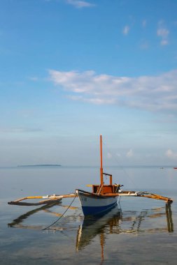 Alona Sahili Panglao Adası Bohol Filipinleri 21 Nisan 2018 Alona Sahili 'nde geleneksel sürat tekneleri