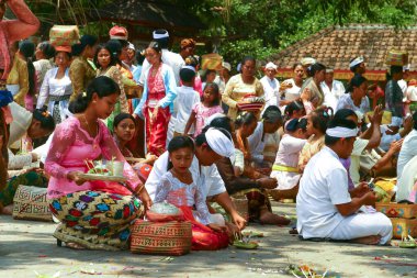 Kalabalık Balili Hindu Töreni, Bali, Endonezya 
