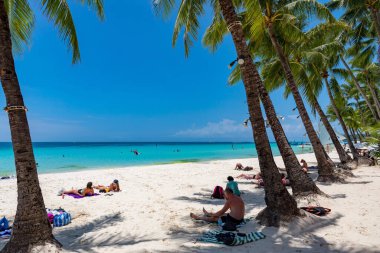 Boracay, Filipinler 'deki White Beach, beyaz kum ve turkuaz su 