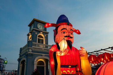 Phuket 'te saat kulesiyle renkli fener festivali