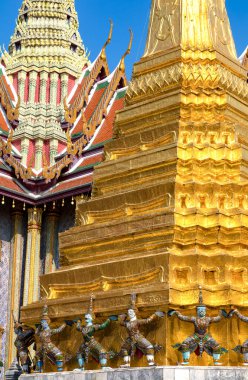 Prasat Phra Thep Bidon ve Altın Stupa Zümrüt Buda Tapınağı 'nda (Wat Phra Kaew), Büyük Saray, Bangkok, Tayland