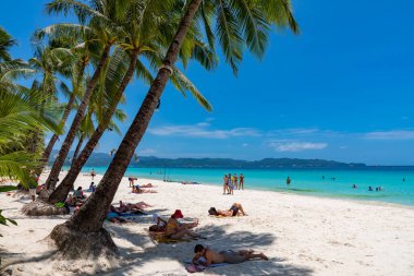 Tropik plaj sahnesi, Filipinler 'deki Boracay Adası, Beyaz Plaj.  